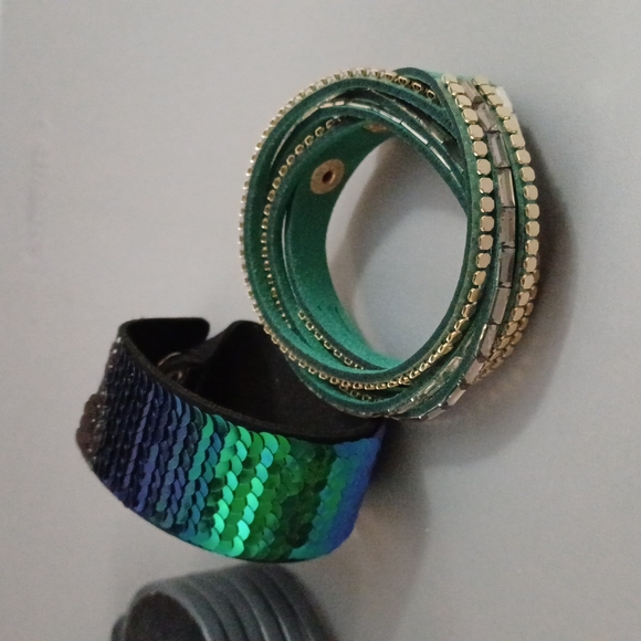 4 snap bracelets - Picture 3 of 3